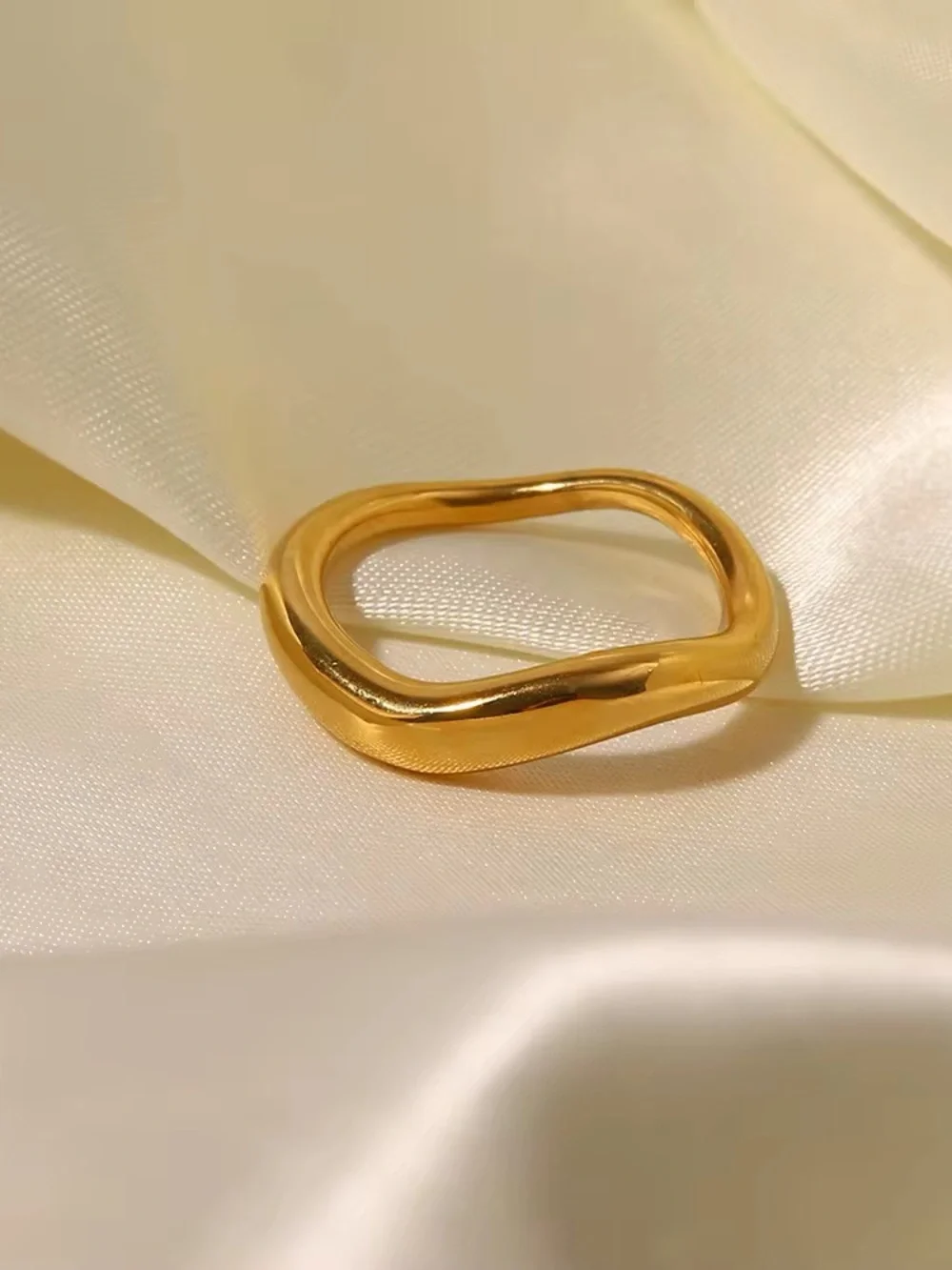 SIZE 7 | 18K Gold Plated Sculptural Wave Ring - Picture 3 of 7